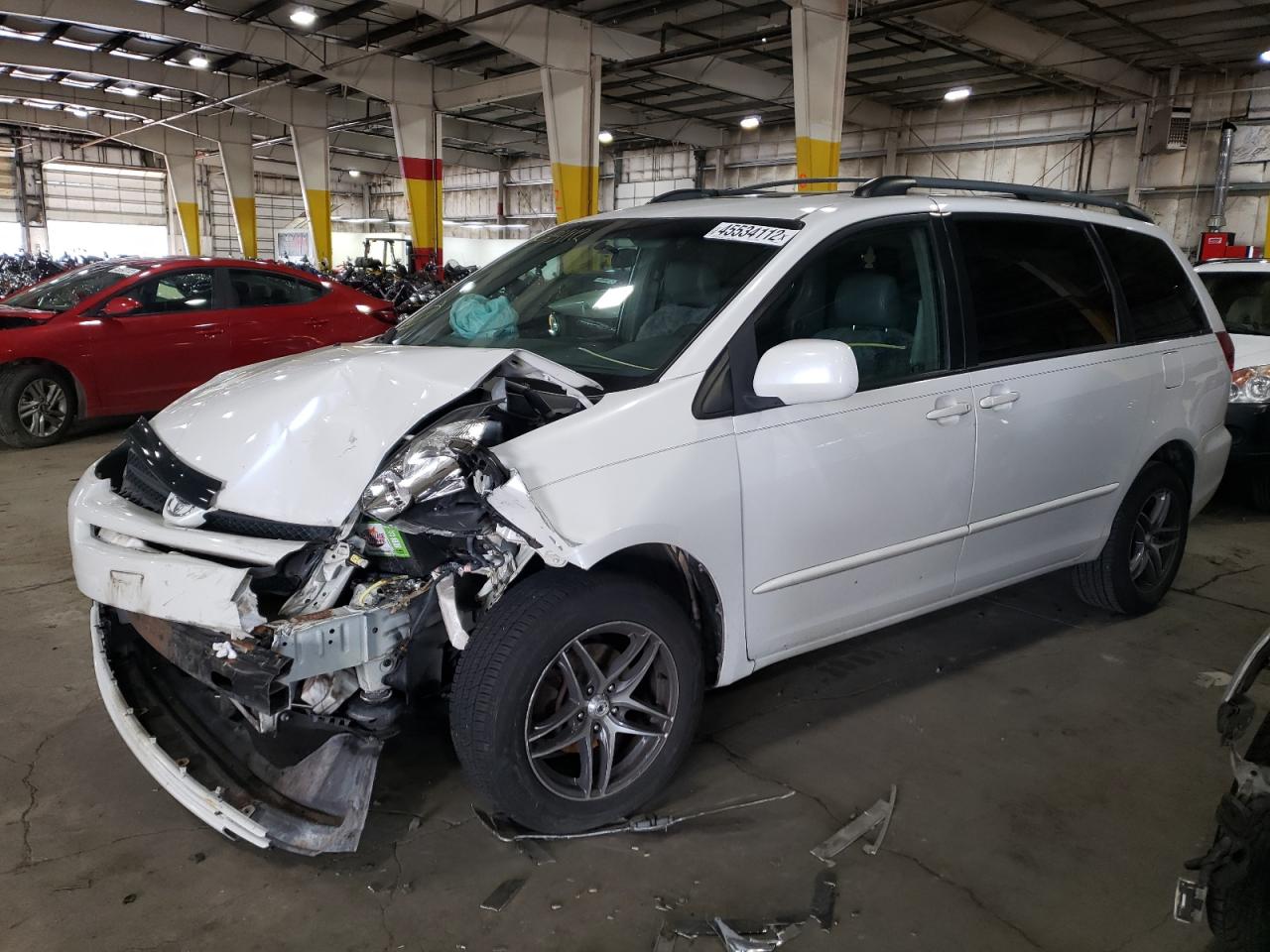 Photo 2 from auction – 2004 TOYOTA SIENNA XLE with VIN 5TDBA22C54S018960