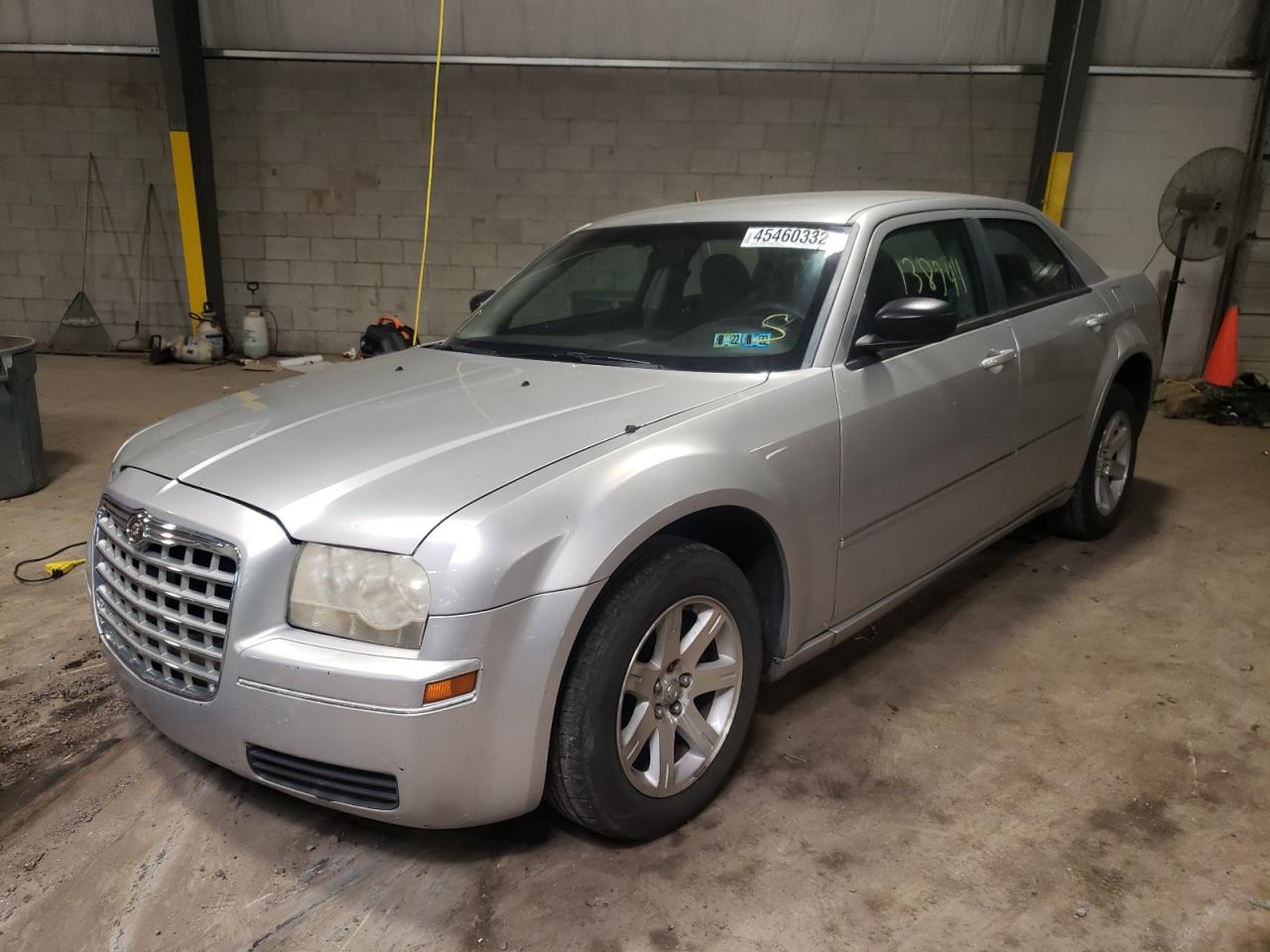 Photo 2 from auction – 2005 CHRYSLER 300 with VIN 2C3AA43R85H641553