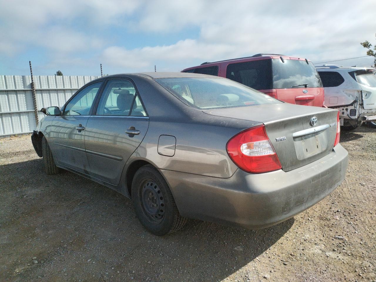 Photo 3 from auction – 2003 TOYOTA CAMRY LE with VIN JTDBE32K130237837