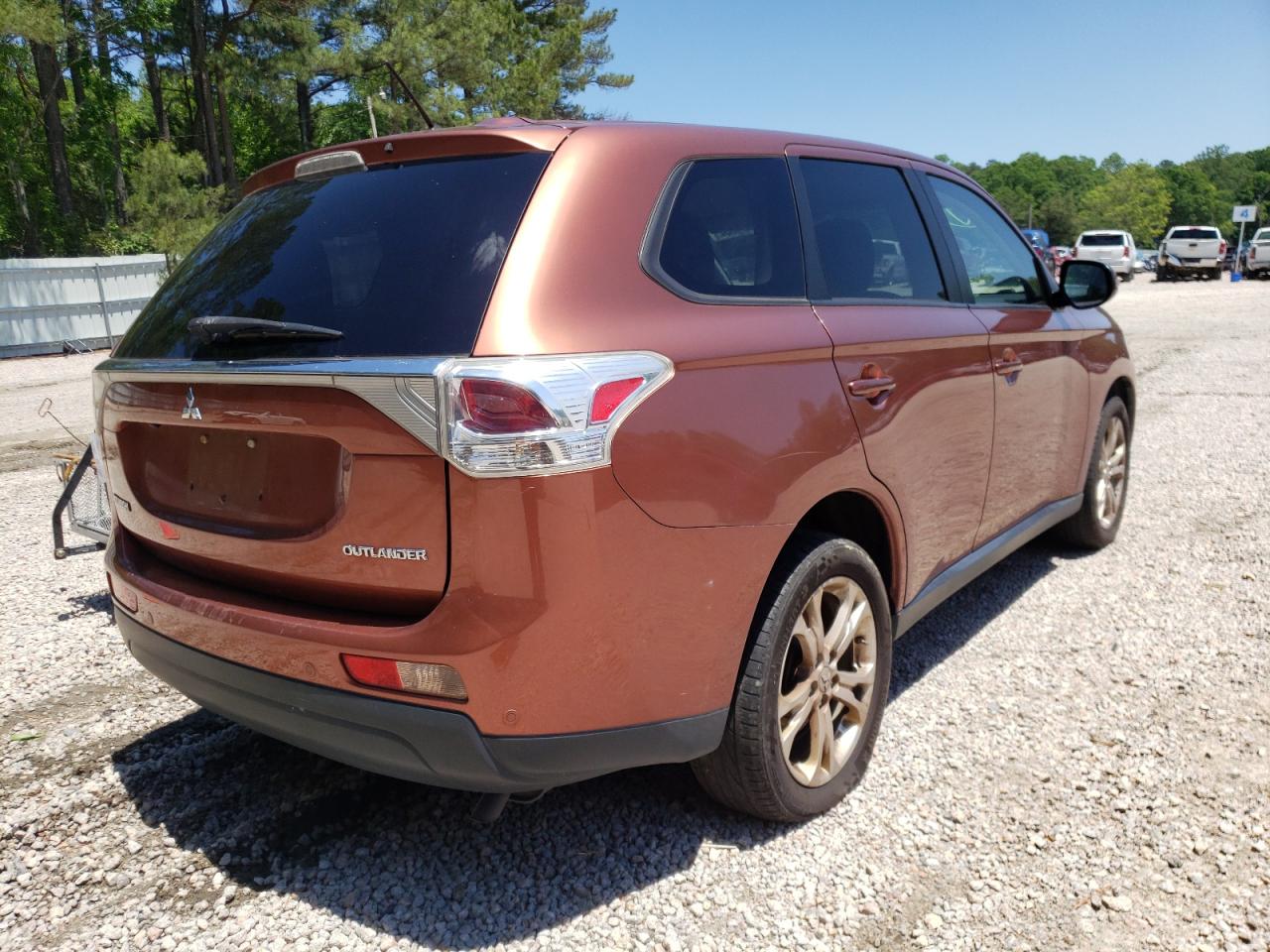Photo 4 from auction – 2014 MITSUBISHI OUTLANDER with VIN JA4AZ3A38EZ016349