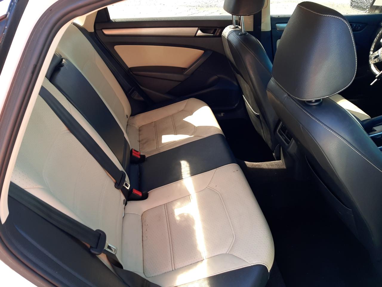 Photo 6 from auction – 2014 VOLKSWAGEN PASSAT SE with VIN 1VWBT7A36EC080618