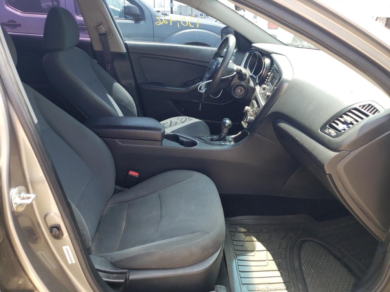 Photo 5 from auction – 2015 KIA OPTIMA LX with VIN 5XXGM4A79FG428081