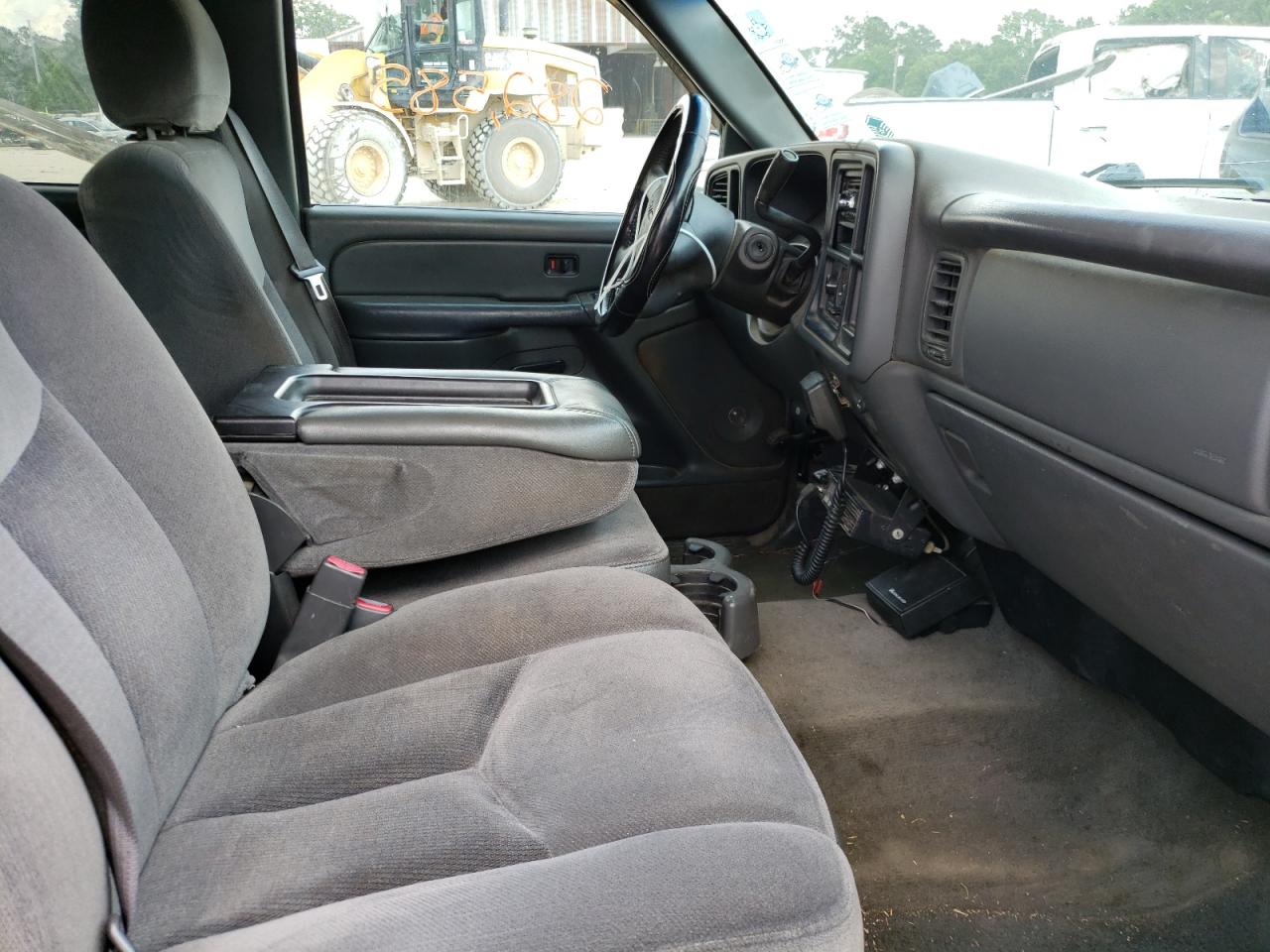 Photo 5 from auction – 2005 GMC NEW SIERRA with VIN 1GTEC19V75Z236570