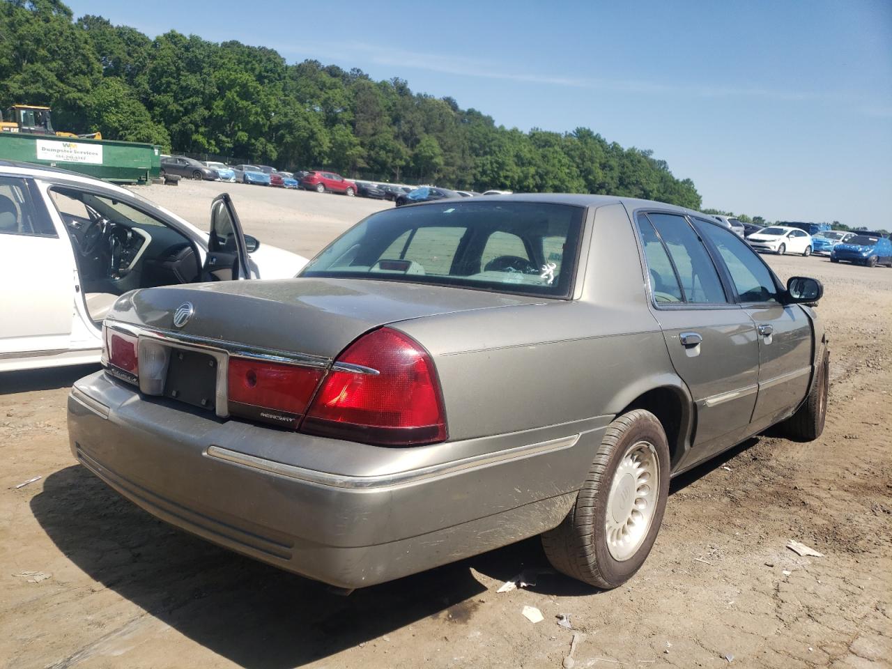 Photo 4 from auction – 1998 MERCURY GRAND MARQ with VIN 2MEFM75W7WX697339