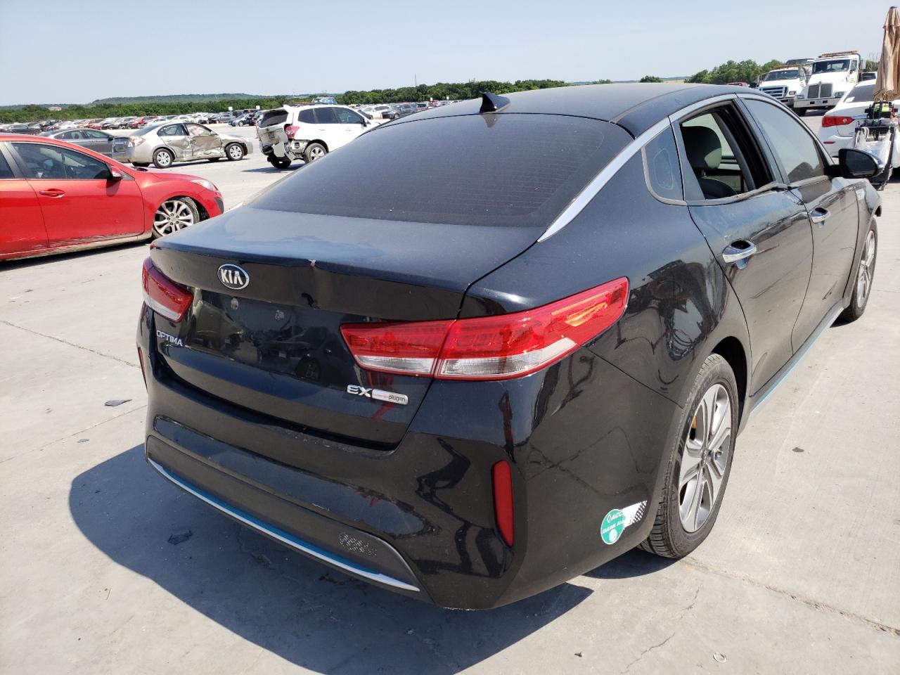 Photo 4 from auction – 2017 KIA OPTIMA PLU with VIN KNAGV4LD3H5012872
