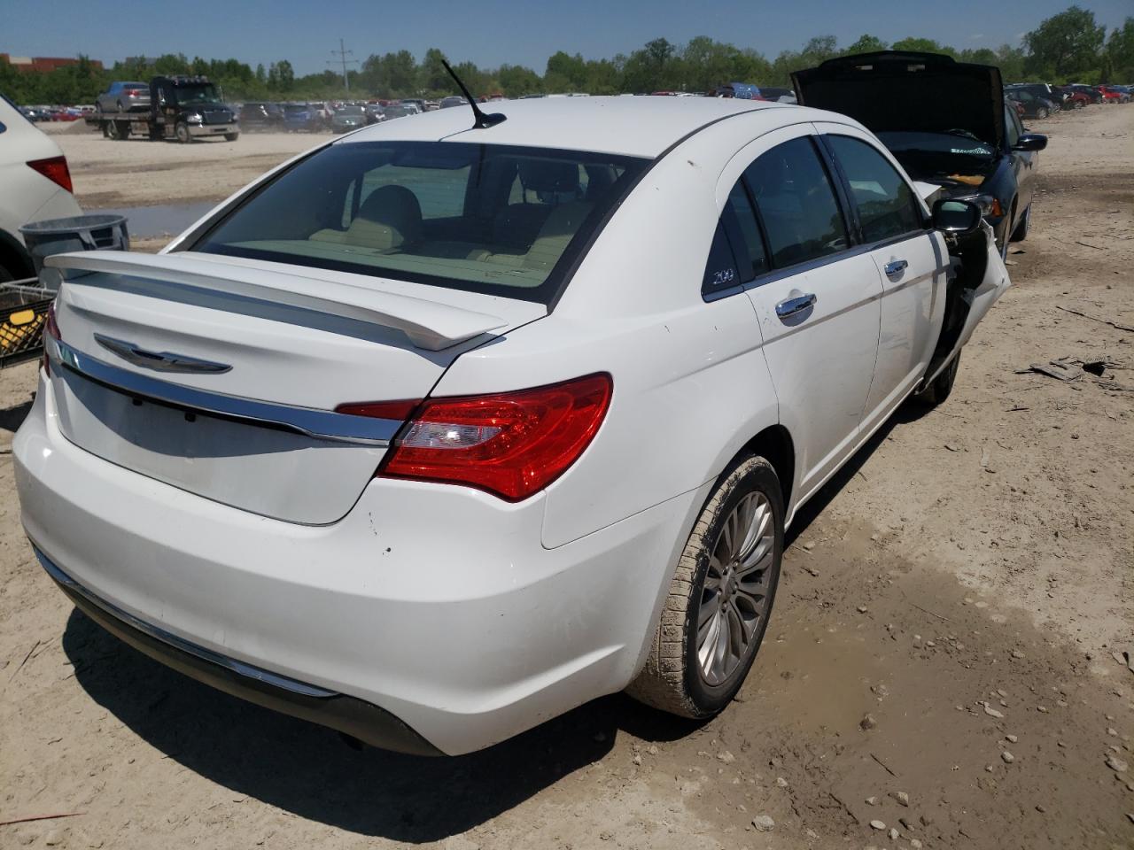 Photo 4 from auction – 2012 CHRYSLER 200 LIMITE with VIN 1C3CCBCB5CN308497