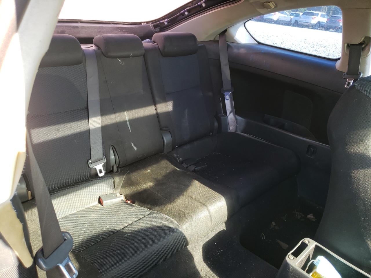 Photo 6 from auction – 2005 TOYOTA SCION TC with VIN JTKDE177450024569
