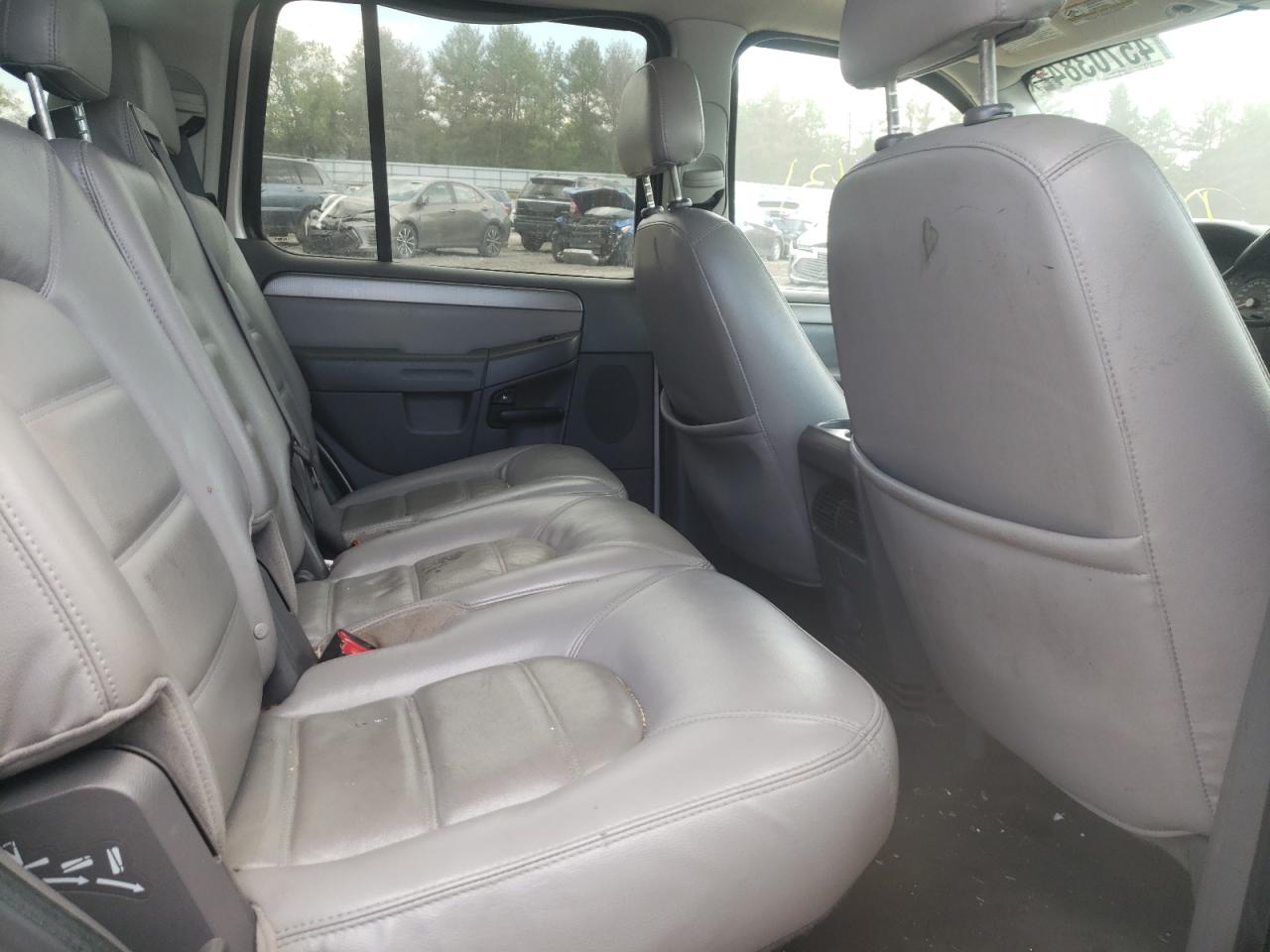 Photo 6 from auction – 2005 FORD EXPLORER X with VIN 1FMZU73WX5UA86997