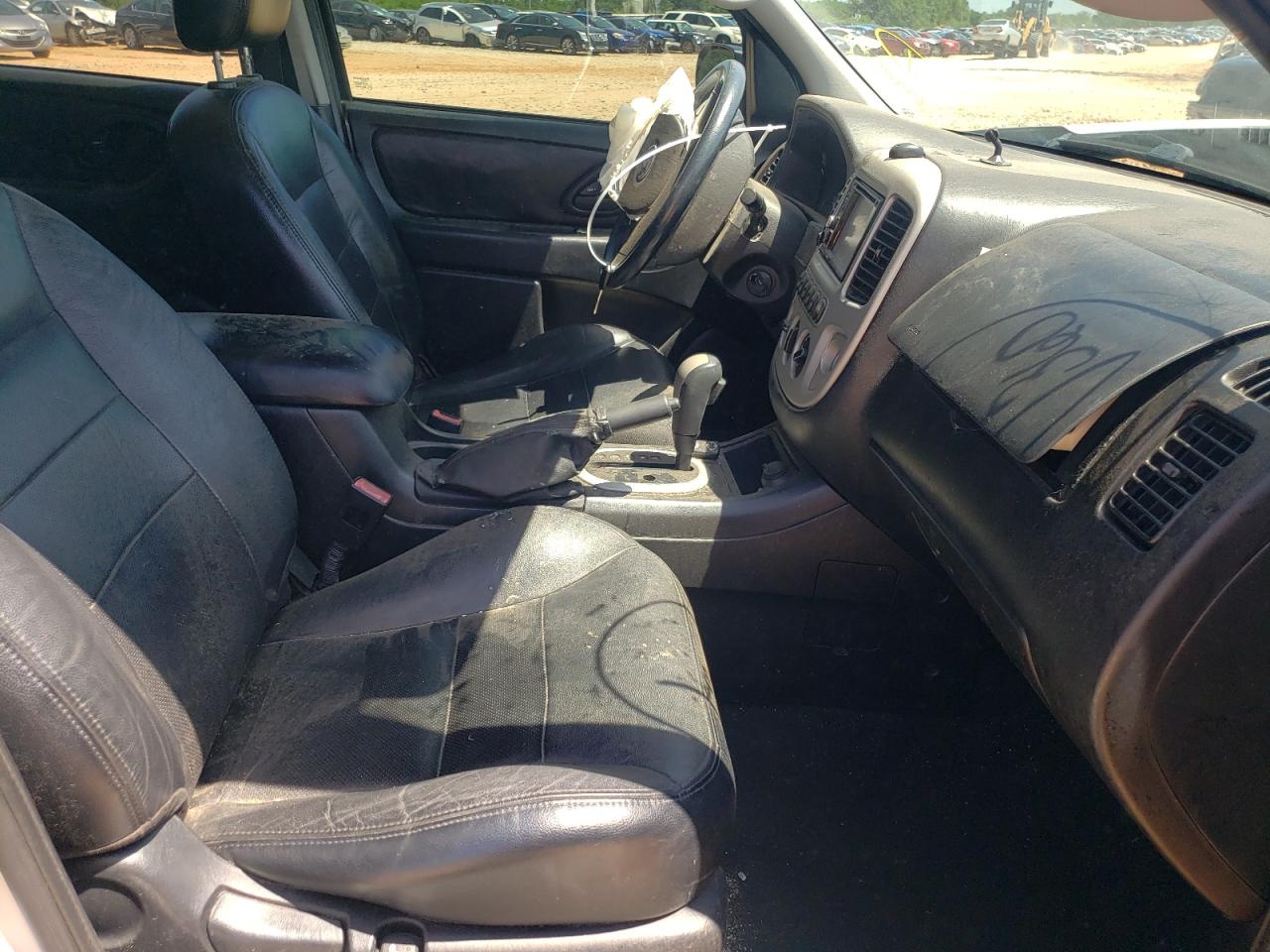 Photo 5 from auction – 2005 FORD ESCAPE LIM with VIN 1FMCU94135KB29723