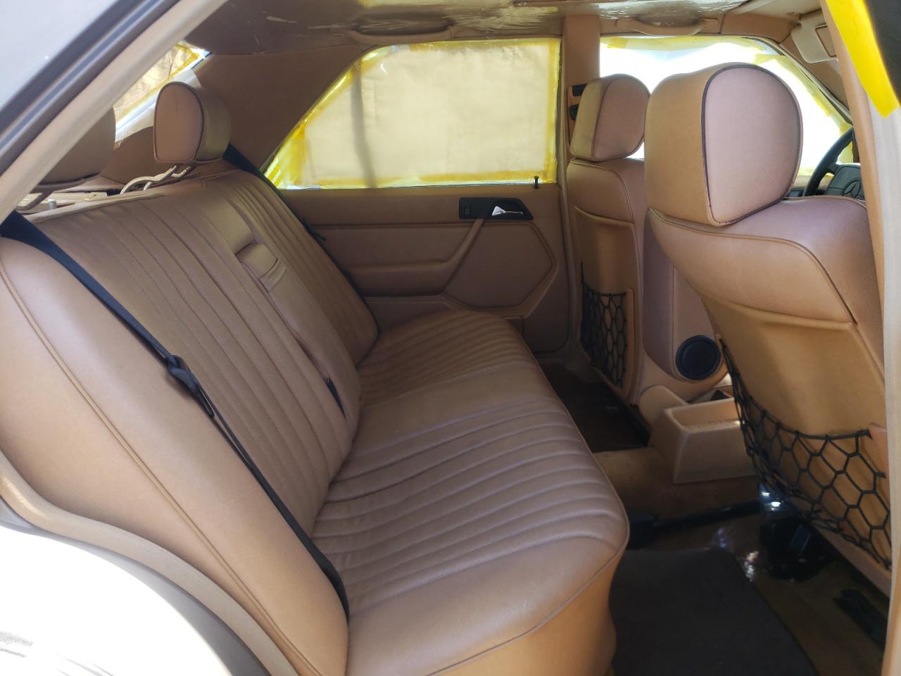 Photo 6 from auction – 1988 MERCEDES-BENZ 300 E with VIN WDBEA30D2JA640325
