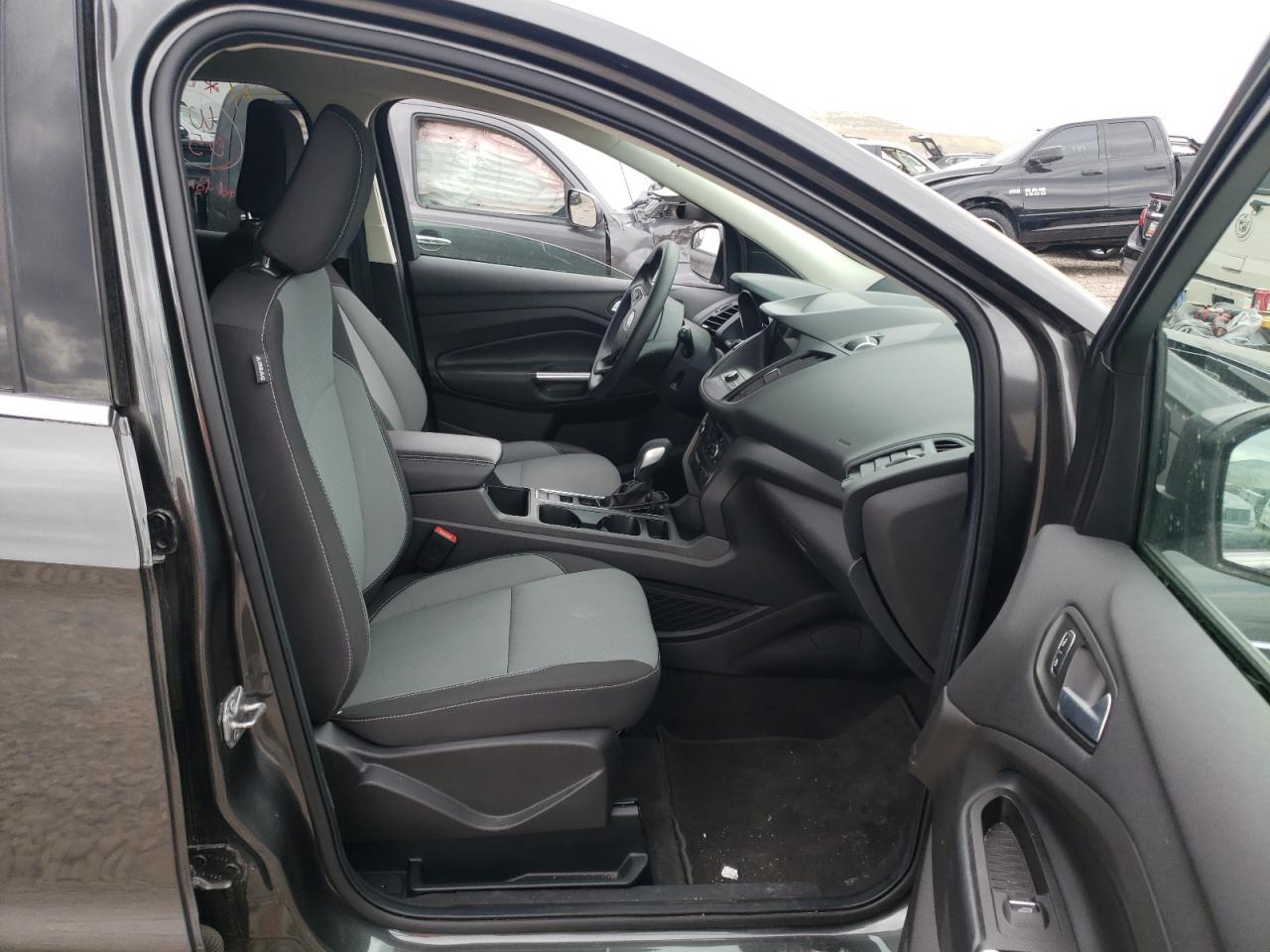 Photo 5 from auction – 2019 FORD ESCAPE SE with VIN 1FMCU9GD9KUA08989