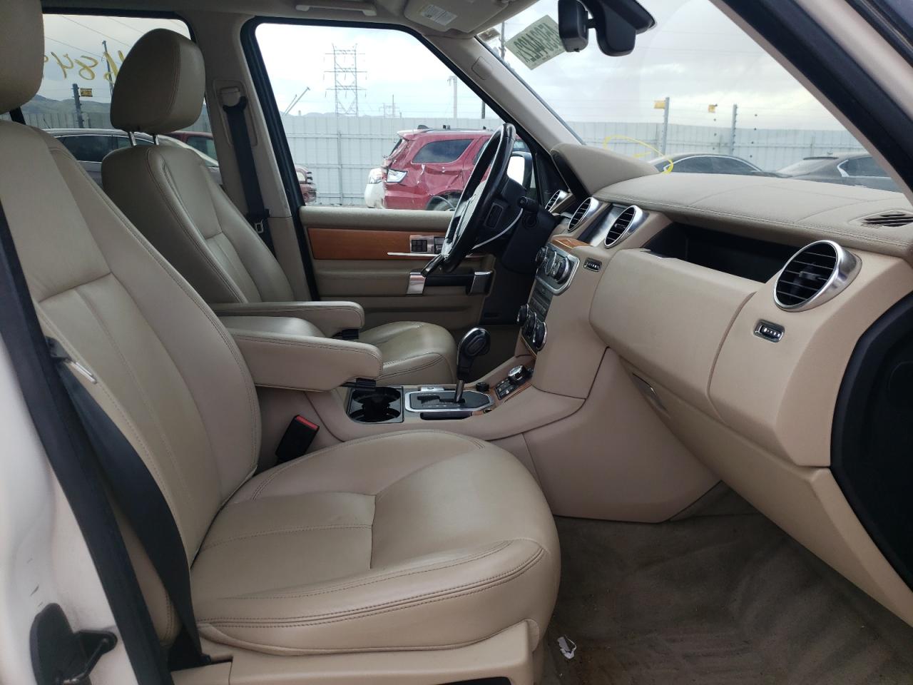 Photo 5 from auction – 2010 LAND ROVER LR4 HSE LU with VIN SALAK2D44AA522271