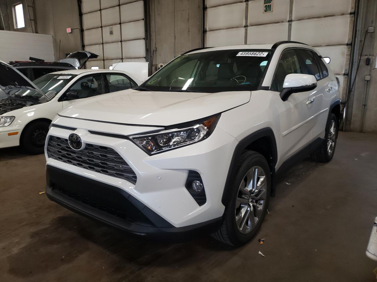 Photo 2 from auction – 2019 TOYOTA RAV4 LIMIT with VIN JTMN1RFVXKJ006847
