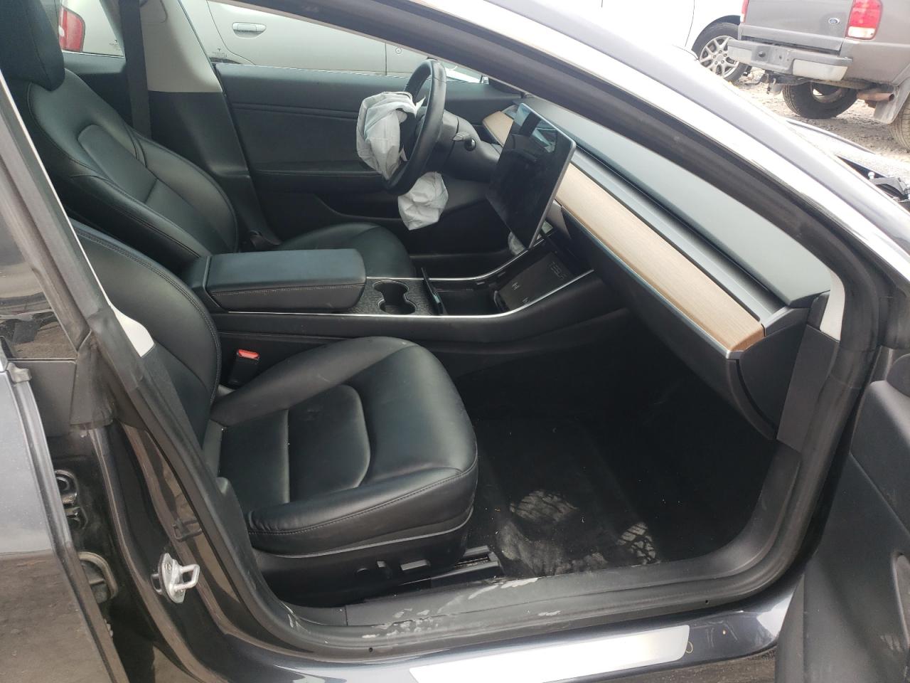 Photo 5 from auction – 2018 TESLA MODEL 3 with VIN 5YJ3E1EB2JF089720
