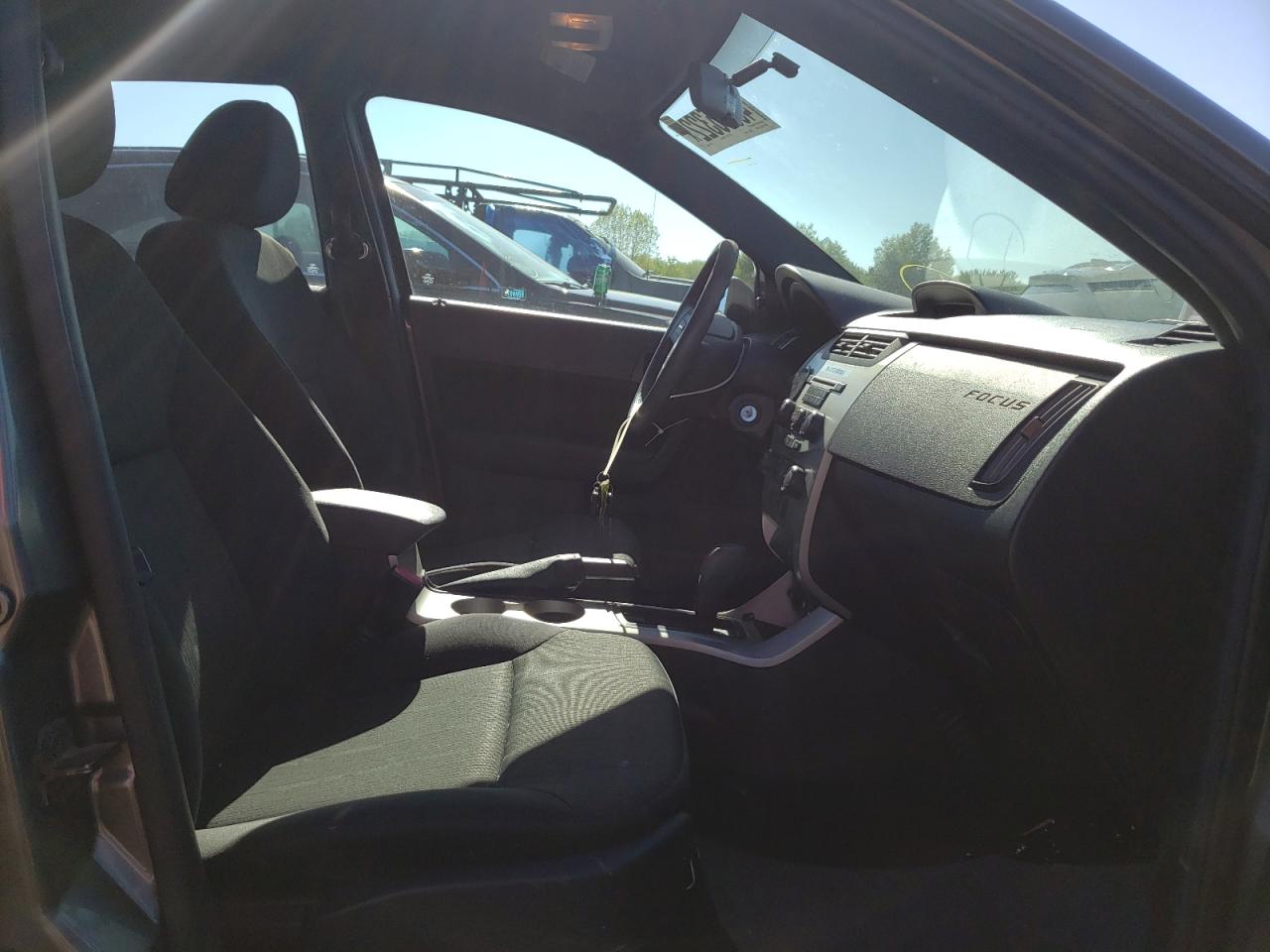 Photo 5 from auction – 2011 FORD FOCUS SE with VIN 1FAHP3FNXBW176255