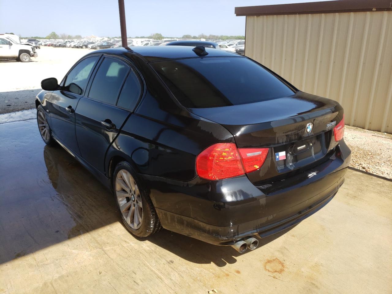 Photo 3 from auction – 2011 BMW 328 I with VIN WBAPH7C59BE675761
