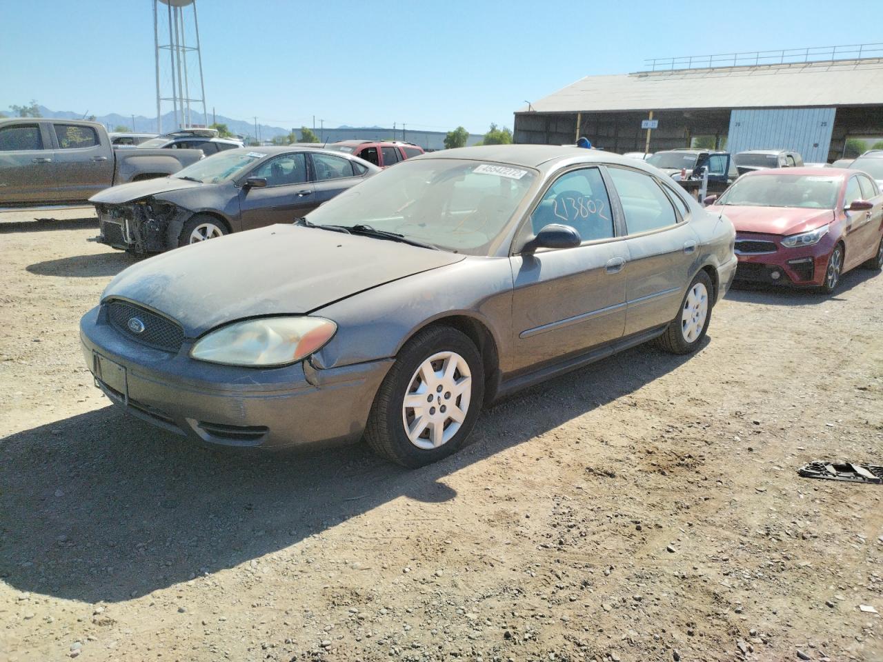 Photo 2 from auction – 2005 FORD TAURUS SE with VIN 1FAHP53U05A185670