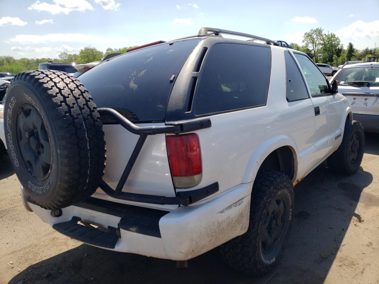 Photo 4 from auction – 2003 CHEVROLET BLAZER with VIN 1GNCT18XX3K182351