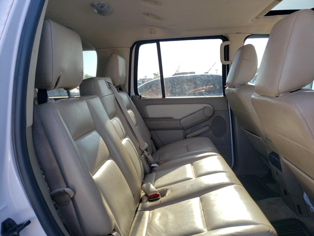 Photo 6 from auction – 2010 FORD EXPLORER E with VIN 1FMEU7EE5AUA40815