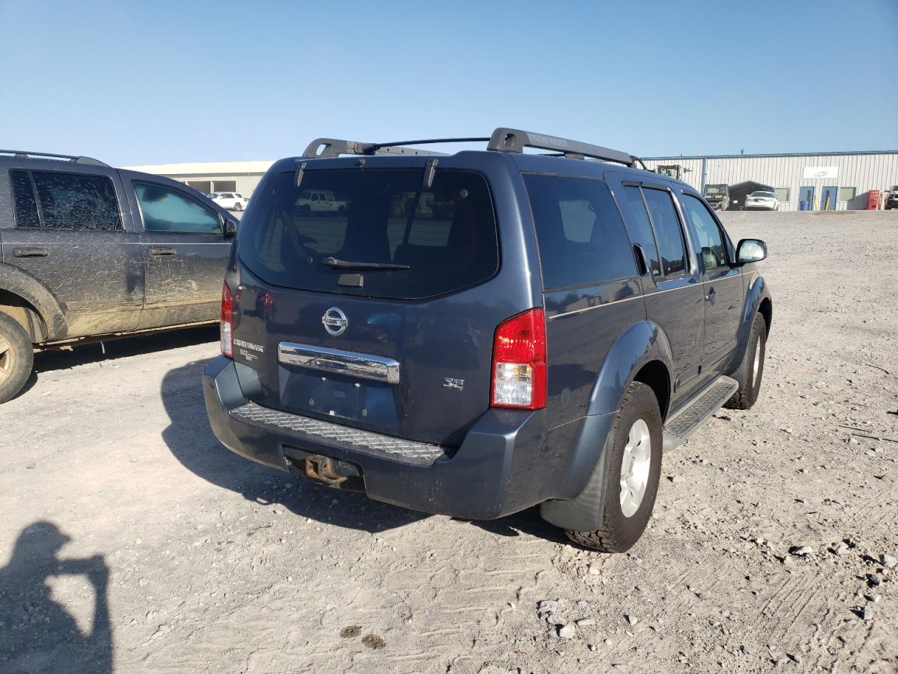 Photo 4 from auction – 2005 NISSAN PATHFINDER with VIN 5N1AR18W95C748580