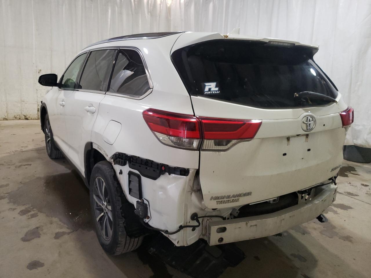 Photo 3 from auction – 2019 TOYOTA HIGHLANDER with VIN 5TDJZRFH8KS565754
