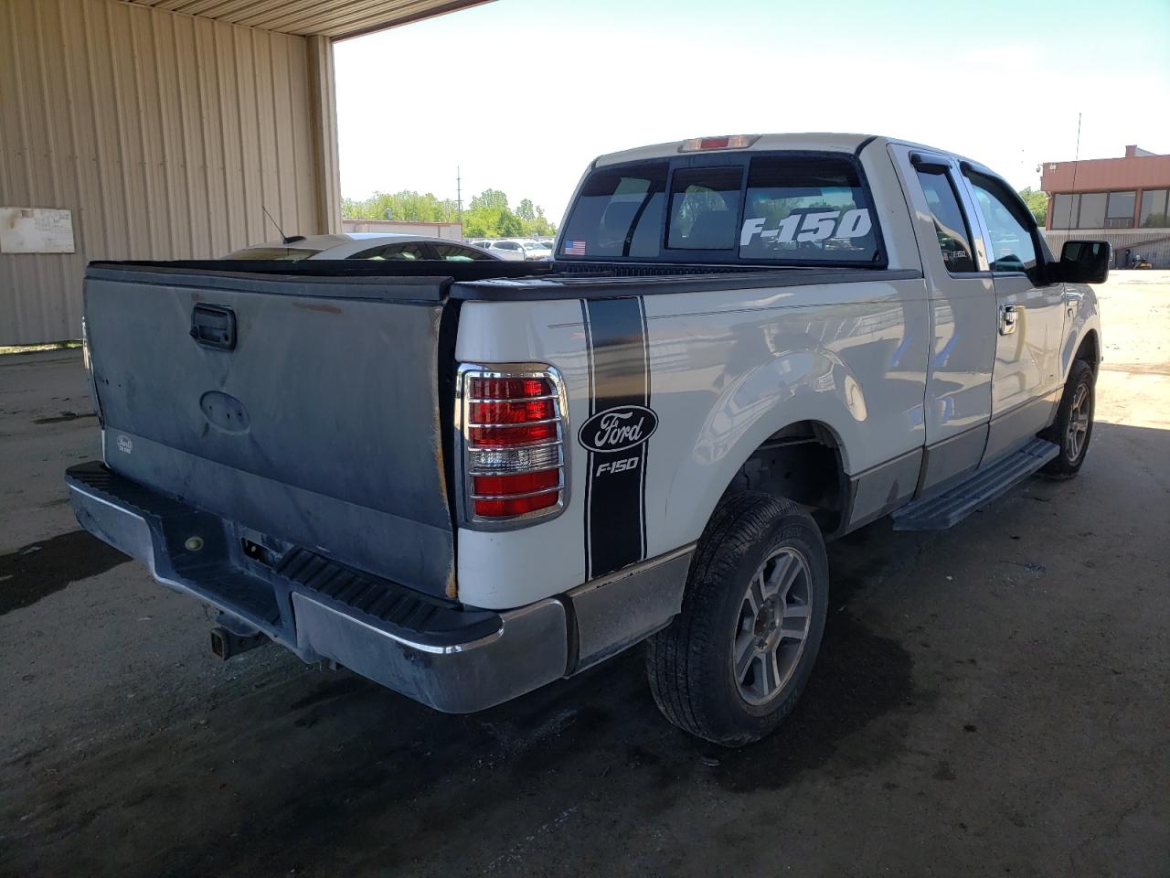 Photo 4 from auction – 2006 FORD F150 with VIN 1FTPX14526NA71864