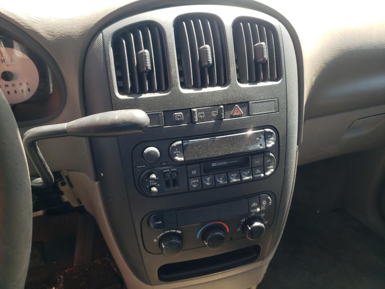 Photo 9 from auction – 2003 DODGE CARAVAN SE with VIN 1D4GP25323B230773