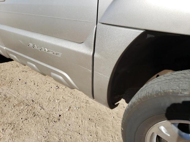 Photo 10 from auction – 2002 CHEVROLET AVALANCHE with VIN 3GNEK13T42G225894