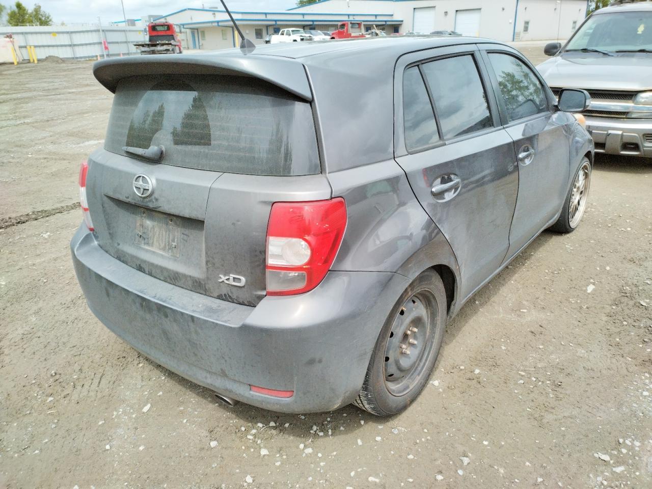 Photo 4 from auction – 2008 TOYOTA SCION XD with VIN JTKKU10498J022826