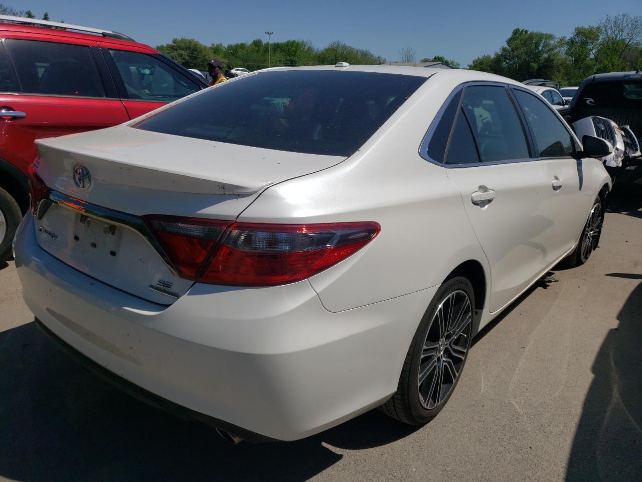 Photo 4 from auction – 2016 TOYOTA CAMRY LE with VIN 4T1BF1FK0GU180293
