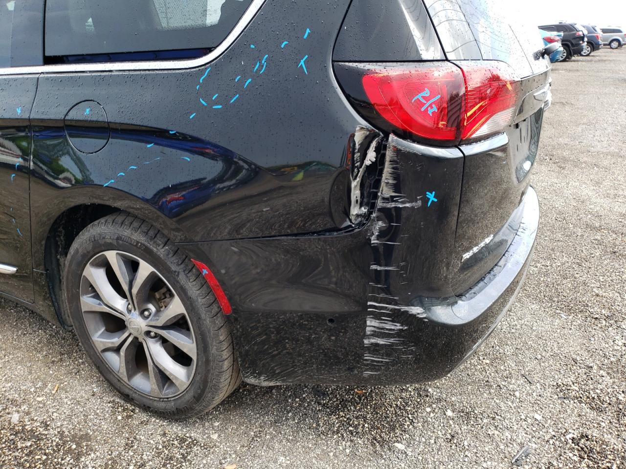 Photo 9 from auction – 2018 CHRYSLER PACIFICA L with VIN 2C4RC1GG3JR168195