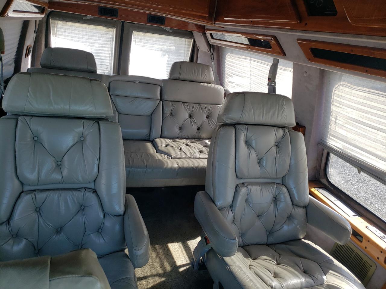 Photo 6 from auction – 1994 FORD ECONOLINE with VIN 1FDEE14H5RHB44568