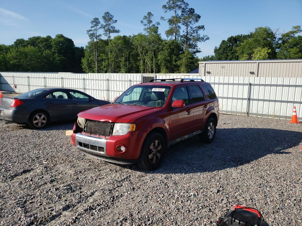 Photo 2 from auction – 2011 FORD ESCAPE LIM with VIN 1FMCU0E75BKC21670