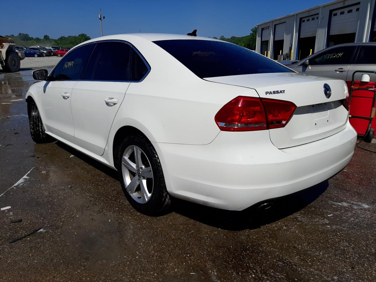 Photo 3 from auction – 2014 VOLKSWAGEN PASSAT SE with VIN 1VWBT7A36EC080618