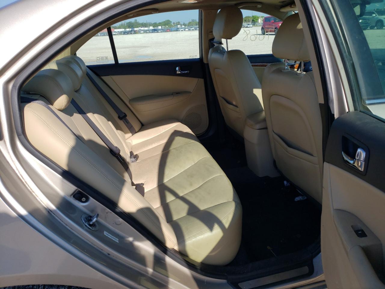 Photo 6 from auction – 2009 HYUNDAI SONATA SE with VIN 5NPEU46C49H439639