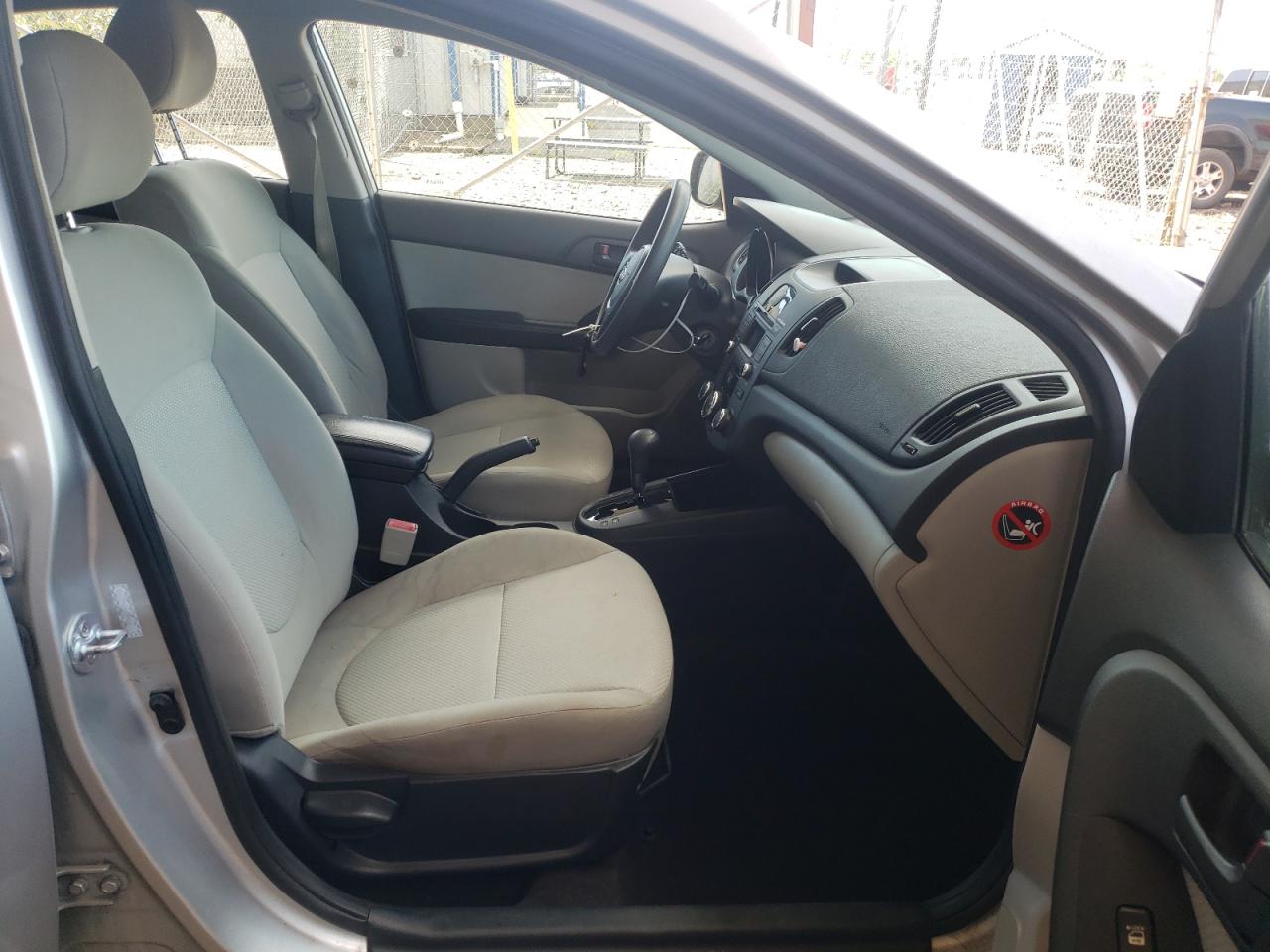 Photo 5 from auction – 2010 KIA FORTE EX with VIN KNAFU4A25A5189848