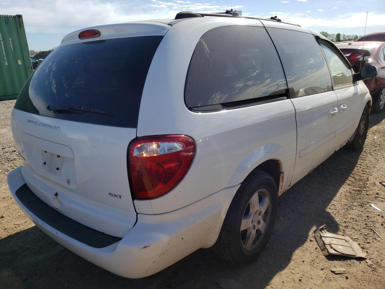 Photo 4 from auction – 2005 DODGE GRAND CARA with VIN 2D4GP44L95R153501