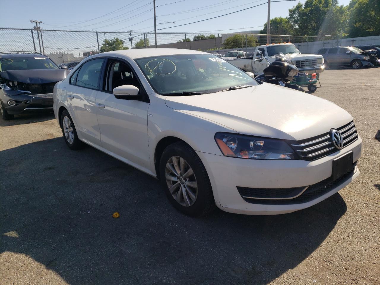 Photo 1 from auction – 2014 VOLKSWAGEN PASSAT S with VIN 1VWAT7A34EC086574