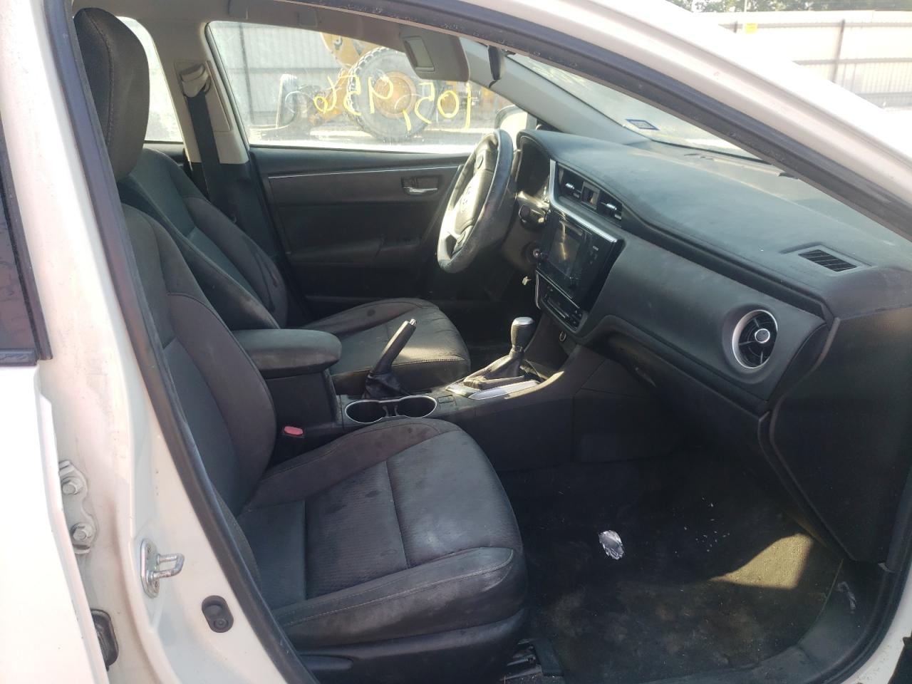 Photo 5 from auction – 2017 TOYOTA COROLLA L with VIN 5YFBURHEXHP613486