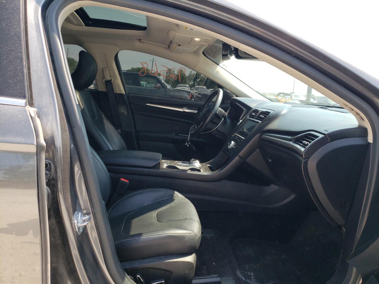 Photo 5 from auction – 2017 FORD FUSION TIT with VIN 3FA6P0RU9HR333410