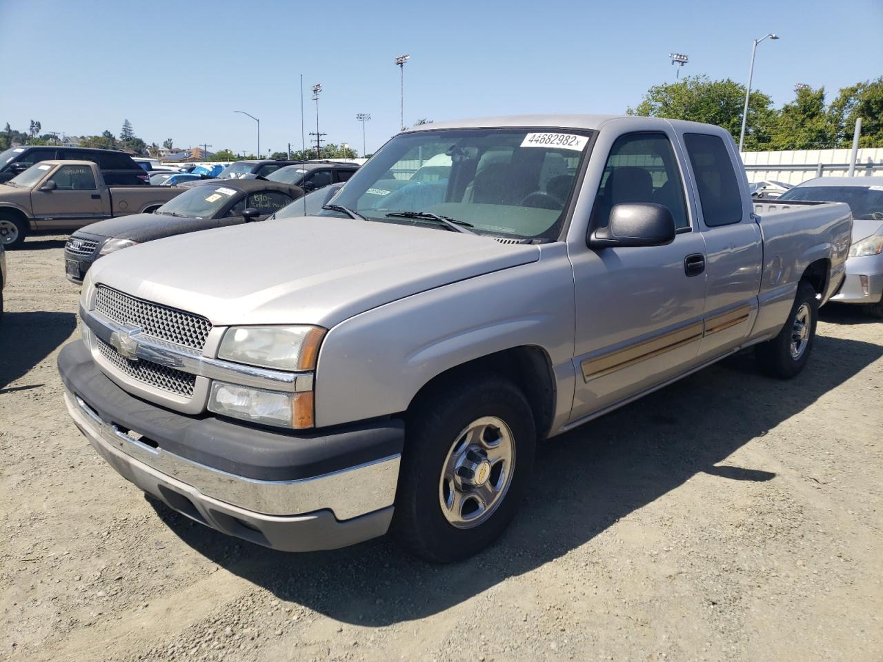 Photo 2 from auction – 2004 CHEVROLET SILVERADO with VIN 2GCEC19V741167418