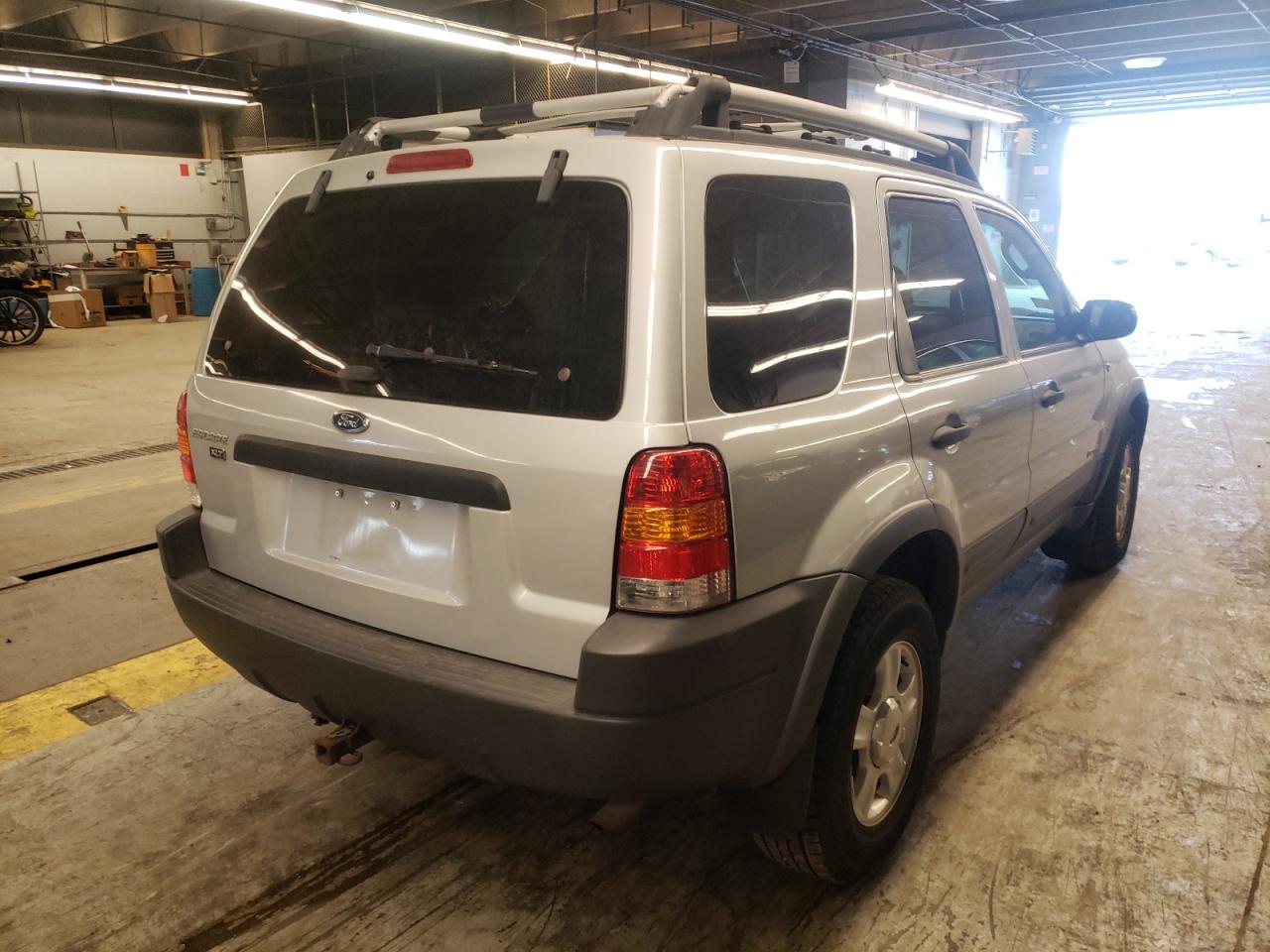 Photo 17 from auction – 2002 FORD ESCAPE XLT with VIN 1FMYU041X2KB96204