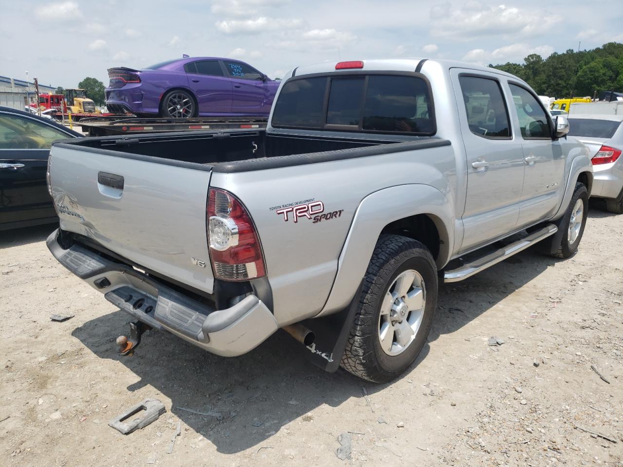 Photo 4 from auction – 2013 TOYOTA TACOMA DOU with VIN 5TFLU4EN6DX061623