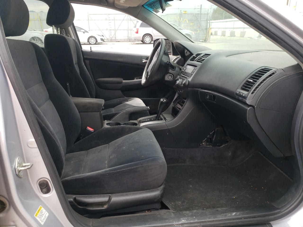 Photo 19 from auction – 2004 HONDA ACCORD EX with VIN 1HGCM56744A154392