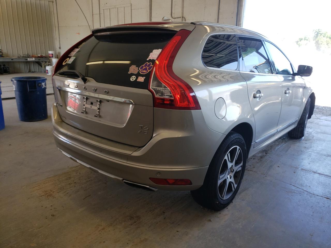 Photo 4 from auction – 2015 VOLVO XC60 T6 PR with VIN YV4902RK2F2728100