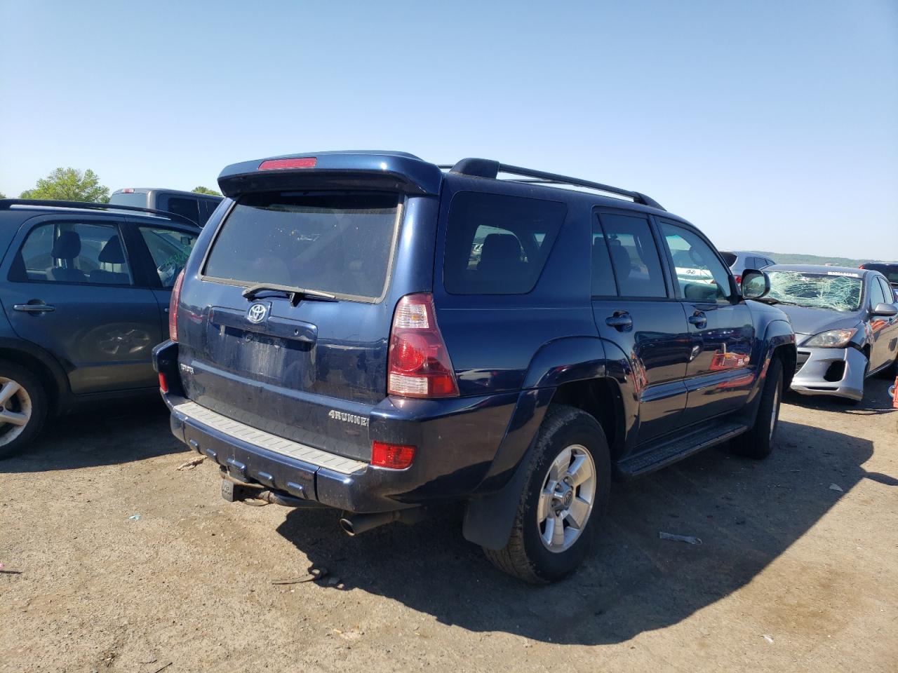 Photo 4 from auction – 2005 TOYOTA 4RUNNER SR with VIN JTEBT14R358026093