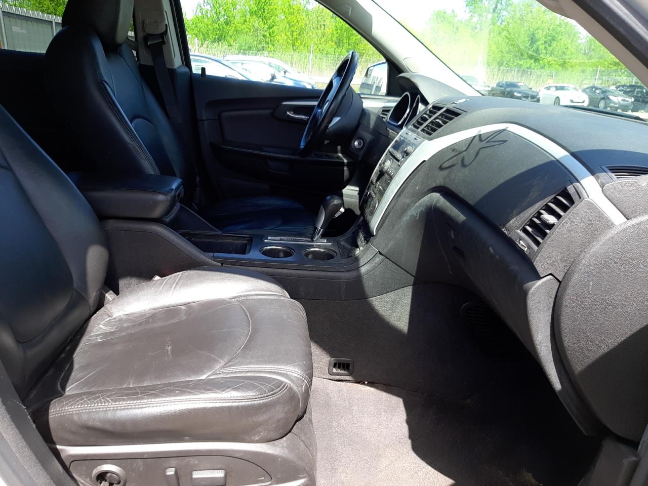 Photo 5 from auction – 2011 CHEVROLET TRAVERSE L with VIN 1GNKVJED0BJ406456
