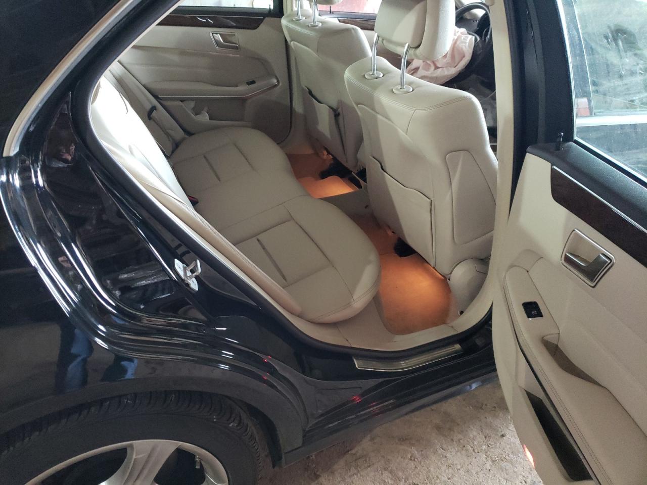 Photo 6 from auction – 2014 MERCEDES-BENZ E 250 BLUE with VIN WDDHF9HB5EA786932