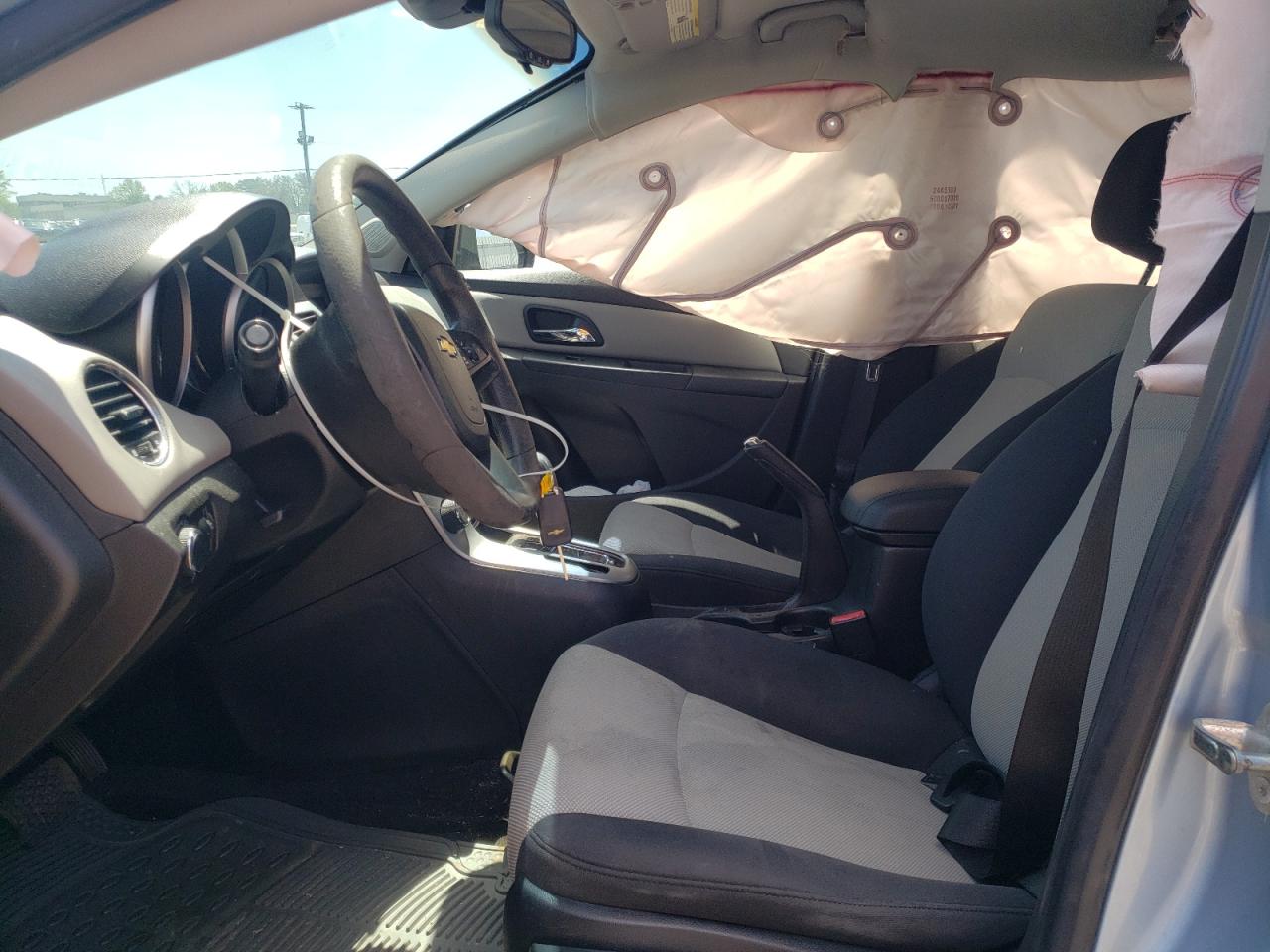 Photo 5 from auction – 2011 CHEVROLET CRUZE LS with VIN 1G1PC5SH0B7103055