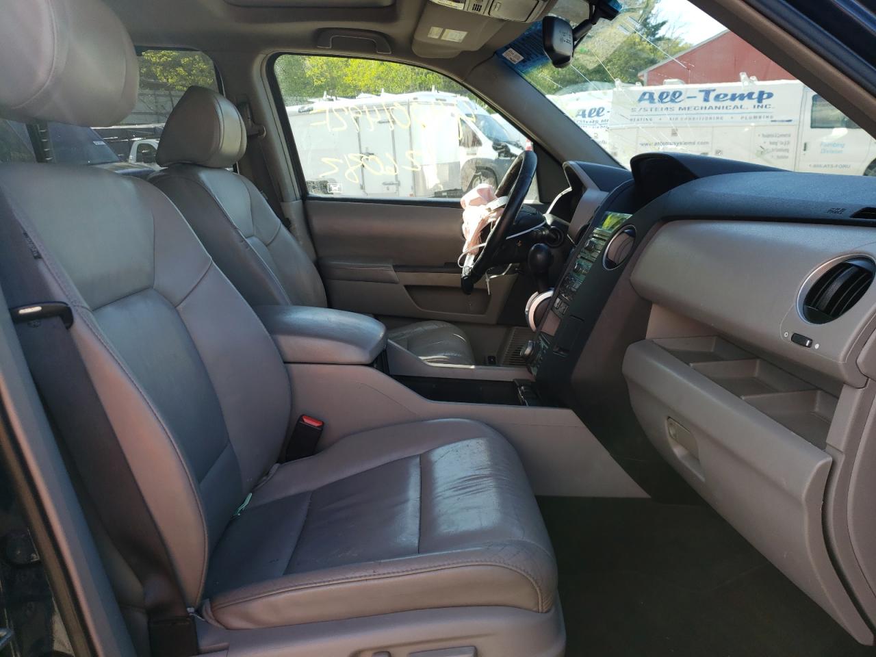 Photo 5 from auction – 2009 HONDA PILOT TOUR with VIN 5FNYF48969B007464